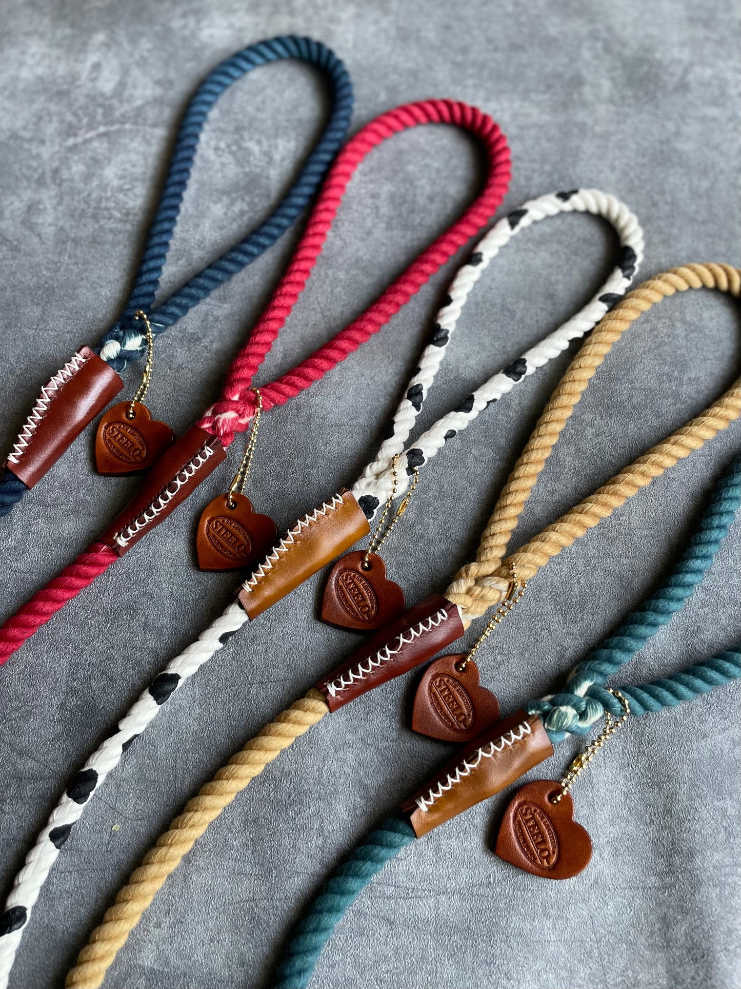 CASUAL ROPE LEAD/DEEP RED/太さ9mm/15kg迄